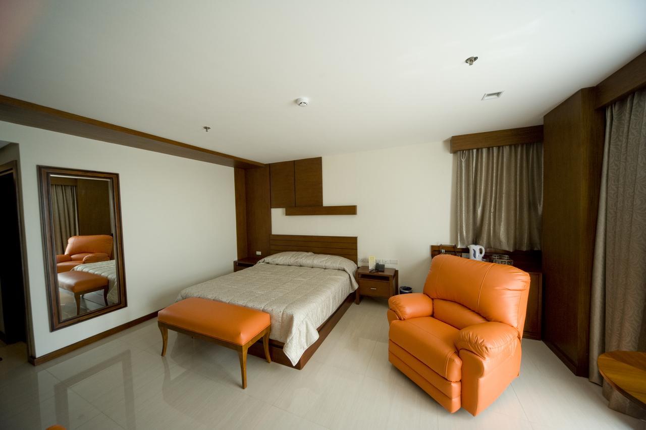 Skinetics Wellness Center Boutique Hotel Iloilo City Bagian luar foto